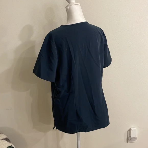 Figs Technical Collection Scrub Top - Picture 7 of 11